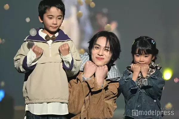 WILD BLUE5人がキッズモデルとランウェイ「癒し空間」「可愛いしかない」と反響【TGC広島2025】