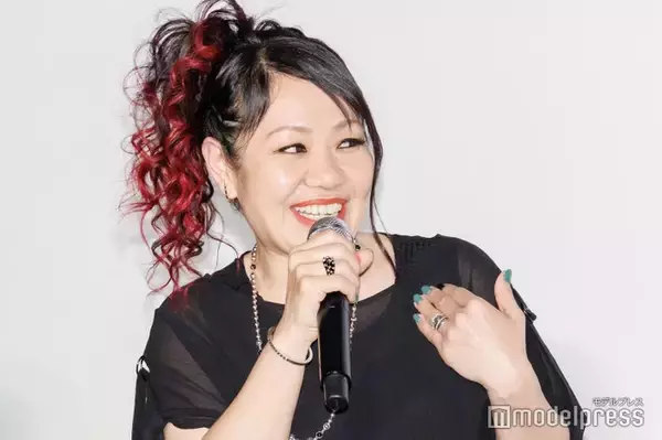 マキシマム ザ ホルモン・ナヲ、俳優・芸人ら同級生集結の新年会ショットに反響「豪華」「皆さん素敵に歳を重ねてる」の声