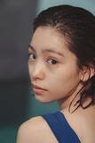 「當真あみ、エディンバラのビーチでの先行カット解禁 東京・大阪での握手会イベントも決定【2nd写真集「My Tale」】」の画像1
