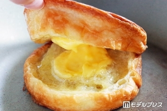 サクじゅわ食感が幸せすぎる！ファミマ“も～っちり”クロワッサンが“ある一手間”でベーカリーの焼き立て級に