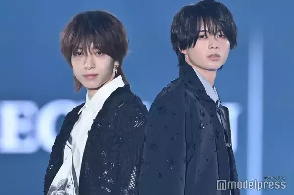 KEY TO LIT井上瑞稀＆中村嶺亜、シークレットで「TGC」ランウェイデビュー 背中合わせに黄色い歓声【TGC2026 S/S】