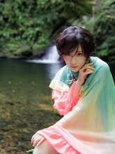 生駒里奈、10年ぶり写真集決定 芸能生活15周年記念で舞台は奄美大島【ルリカケス】