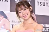 「渡辺美優紀、トレンチ風ミニワンピで圧巻美脚スラリ「スタイル抜群」「可愛すぎて感動」と絶賛の声」の画像1