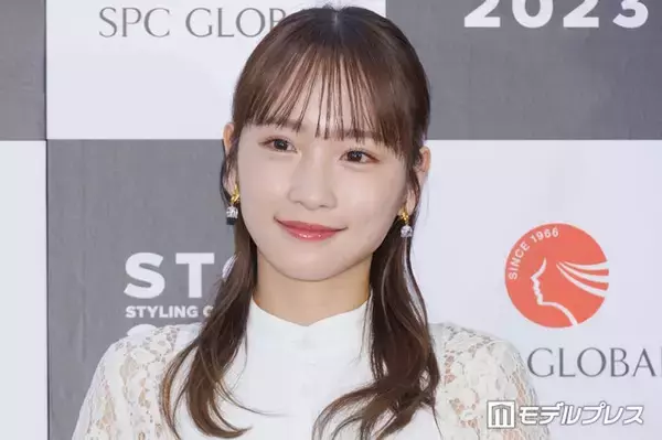川栄李奈、美脚際立つミニワンピ姿のタイ旅行ショット公開「透明感すごい」「脚が真っ直ぐで綺麗」