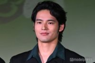 水上恒司、上裸モノクロショットで肉体美披露「彫刻のような美しさ」「色気がすごい」の声