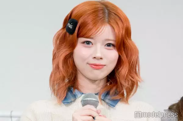 NiziUリク、金髪ロングの“制服ギャル”姿話題「一瞬誰かと」「可愛すぎて天才」