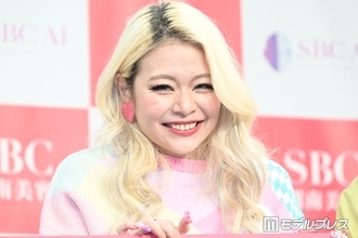 エルフ荒川、雰囲気がらり“小田切ヒロ氏メイク”に反響相次ぐ「色気すごい」「ベアトップドレスも似合ってる」