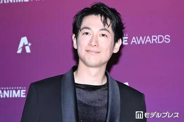 ディーン・フジオカ、ラメ輝くブラックコーデでオレンジカーペット登場【クランチロール・アニメアワード2026】