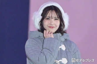 乃木坂46筒井あやめ、イヤーマフ×レッグウォーマーの冬コーデ 愛らしい笑顔に「冬の妖精みたい」「天使すぎる」の声【ガルアワ2026A/W】