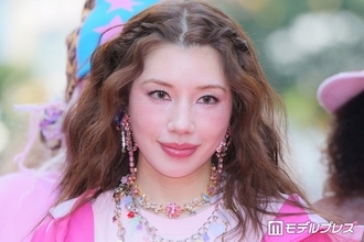 仲里依紗、妹・れいなと渋谷で姉妹ランウェイ 37歳の誕生日に10代からの夢実現「やっと叶った」