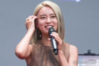 小島瑠璃子、復帰後初の公の場 2年半ぶり登場で金髪姿披露