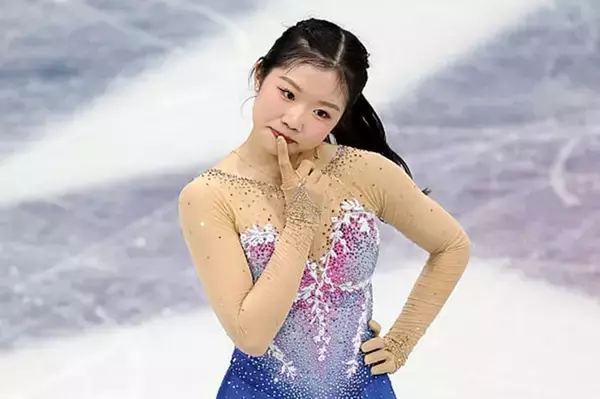 五輪フィギュア“首傾げポーズ”話題・中井亜美選手にキャスター驚き「あんな表情ができるなんて…」ポーズ誕生当時の心境切り込む