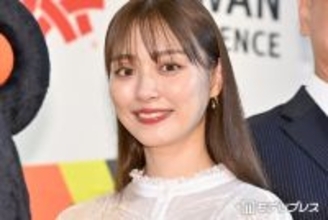 内田理央、沖縄旅行で美ボディ輝く水着姿披露「眩しすぎる」「シルエットまで美しい」と反響