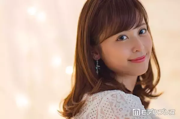 第1子出産の久慈暁子、赤ちゃん抱いた姿公開 高級ホテルの産後ケアでリフレッシュ「ゴージャスな部屋で凄い」「すくすく育ってる」の声