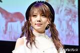 「田中れいな、モノクロミニスカコーデから圧巻美脚披露「頭身がすごすぎる」「スタイル良すぎ」の声」の画像1