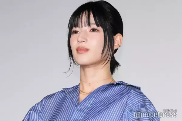 石井杏奈、ミニ丈×ニーハイブーツで美脚披露「爽やかで似合う」「おしゃれなコーデ」の声