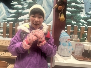 2児の母・山田花子「シール帳眺めてます」小学生次男の姿公開「親近感しかない」「コレクションが素敵」の声