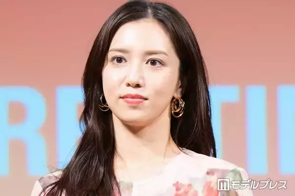 元サッカー日本代表 柿谷曜一朗の妻・丸高愛実、結婚式から9年…過去の披露宴ショット公開「豪華な装飾」「ドレス姿お綺麗」の声