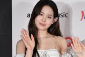 NiziUマコ、“変装なし”熱海満喫のプライベートショット公開 「来てたのびっくり」「聖地が増えた」と反響