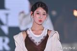 「元乃木坂46阪口珠美、アシメキャミから美脚＆肩チラリ「息を呑む美しさ」「スタイル良すぎ」と反響続々【関コレ2026A/W】」の画像1