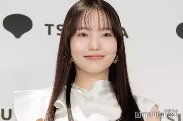 本田真凜、穴あき大胆衣装姿に熱視線「色白でスタイル抜群」「美しすぎて言葉失う」