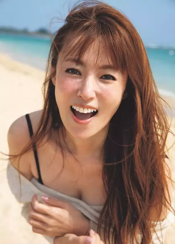 深田恭子、美デコルテ披露「週プレ」で素肌輝く