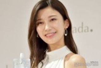 小倉ゆうか、香港での肩出しコーデが話題「大人っぽくて素敵」「おしゃれ」