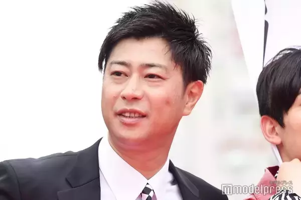 パンサー尾形の妻・尾形あい「ラブラブすぎてびっくりしました」9年前のデート写真に「レア」「パチンコデートもキスショットも素敵」と反響