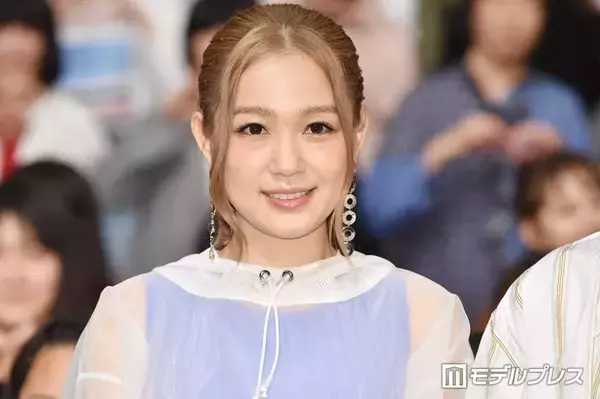 西野カナ、ミニ丈ワンショルワンピで美ボディ全開「ギャルっぽさがたまらない」「脚が本当に綺麗」と絶賛の声