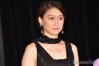 大野いと、美脚スラリの冬コーデ披露「驚くほど脚長い」「写真集みたい」と反響