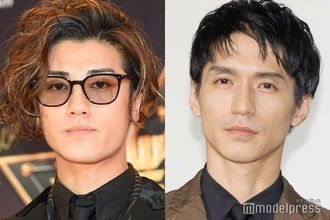 赤西仁、錦戸亮が自宅訪問 巨大テレビ裏での「配線おじさん」姿が話題「貴重なプライベート」「豪邸感すごい」