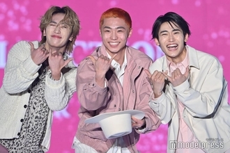 WATWING福澤希空・八村倫太郎・高橋颯、帽子の中から“WATWINGポーズ” 春らしいピンクで統一【TGC2026 S/S】