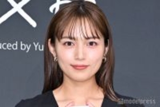 川口春奈、美脚透ける黒ストッキング×ミニスカ姿披露「大人可愛い」「天才的にオシャレ」と反響