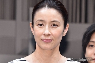 水野美紀、網トップスで素肌透ける「相変わらず綺麗」「着こなしてるの凄い」の声