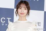 「篠田麻里子、娘のリクエストで“南国弾丸旅”お揃いワンピ2ショット披露「マンゴー大量で豪華すぎ」「素敵なゴールデンウィーク」と反響」の画像1