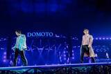 「DOMOTO堂本光一＆堂本剛、ライブなのに“漫談”止まらず「ACEesじゃなくていいんですか？」「最近僕らを知ってくれた人は漫才師だと思ってるかも」【MCレポート／DOMOTO Concert 2026 ～Stay with me～】」の画像1