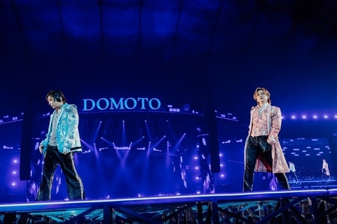 DOMOTO堂本光一＆堂本剛、ライブなのに“漫談”止まらず「ACEesじゃなくていいんですか？」「最近僕らを知ってくれた人は漫才師だと思ってるかも」【MCレポート／DOMOTO Concert 2026 ～Stay with me～】