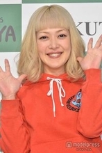 松嶋尚美、14歳長男“顔出し”誕生日ショット＆家族写真公開「イケメンすぎる」「ご両親に似てる」と反響