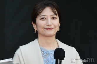 笹崎里菜アナ、美脚＆肩ライン輝く衣装姿複数公開「何を着ても似合う」「憧れのスタイル」と反響