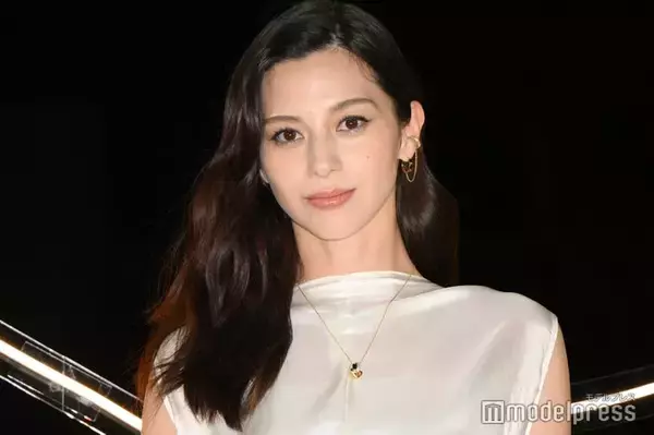 中条あやみ「とある素敵なパイセンからのプレゼント」公開「クセが強い」「流行の予感」と反響