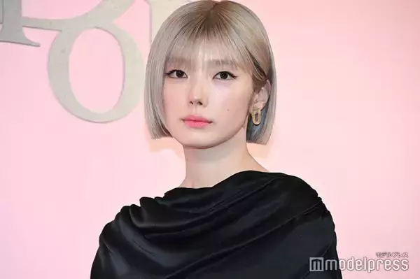 櫻坂46藤吉夏鈴、黒ドレス×タイツでシックな装い 休日にやっていること告白「細かい作業が好きなので」【ディオール アディクト キャンディ ショップ】