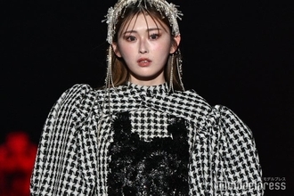 ゆうちゃみ、網タイツから見せる脚線美 煌めくド派手コーデに「さすがの着こなし」「スタイル良すぎ」の声【TGCあいち・なごや2026】