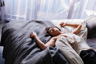 赤西仁＆中村ゆりが濃厚キス「匿名の恋人たち」セクシーすぎて全カットされたベッドシーン公開「とんでもない色気」「メロすぎる」