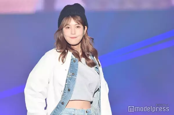 “令和の峰不二子”阿部なつき、美背中ざっくり大胆ドレス姿披露「美しすぎる」「色っぽくてかっこいい」と話題