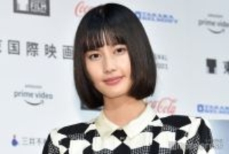 橋本愛、ショートカットで雰囲気ガラリ「かっこよくて見惚れる」「大胆に切ってる」と反響