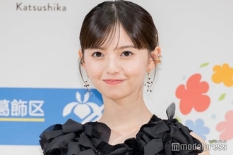 齋藤飛鳥、変形トップスから素肌輝く「異次元の可愛さ」「華奢」と反響続々