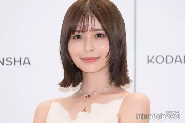 長濱ねる、ショーパン×黒タイツで美脚スラリ「全身のバランス神」「冬の最強コーデ」と絶賛の声