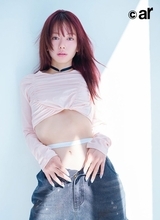 山本舞香、“超ミニ丈”Tシャツから美くびれ披露 好きな韓国女優・アーティストも明かす