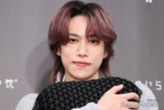 キスマイ千賀健永、私服パジャマで会見登場し照れ笑い 枕を贈りたいメンバー明かす「クリエイティブな活動をされているので」