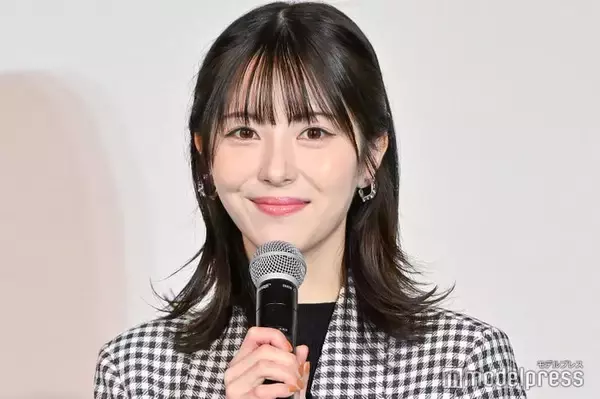 浜辺美波「存在感が人の10倍くらいある」男性共演者とは【豊臣兄弟！】